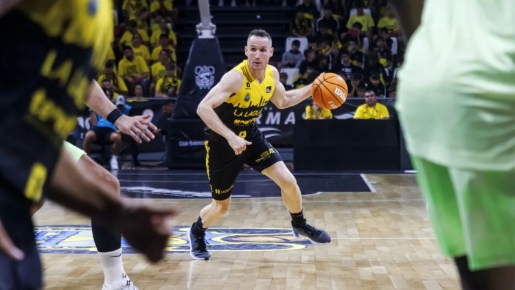 NBA初代老六，42歲進(jìn)入生涯巔峰？！