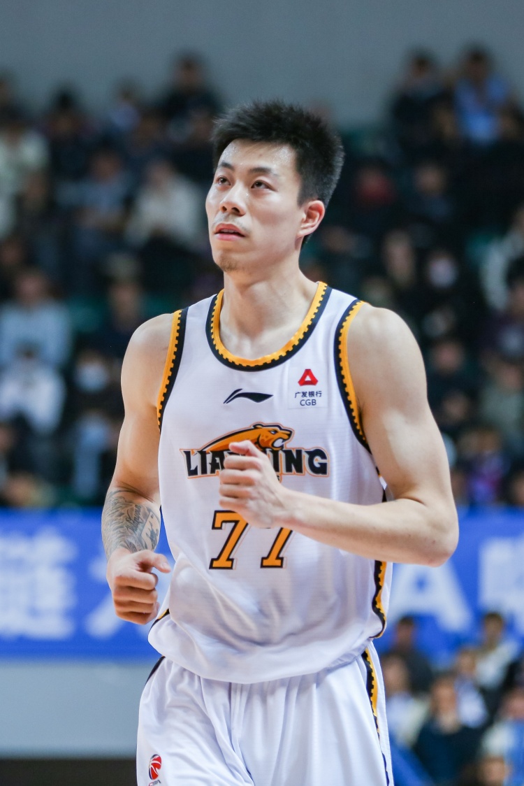 媒體人：張鎮(zhèn)麟、韓德君將因傷缺席今晚對陣北控的比賽