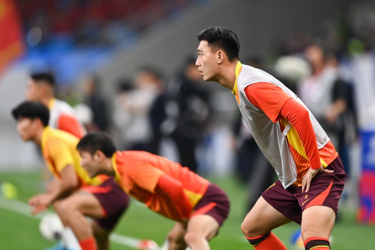 足球報：張玉寧、蔣圣龍均有不同程度傷病，伊萬未讓在熱身賽出場