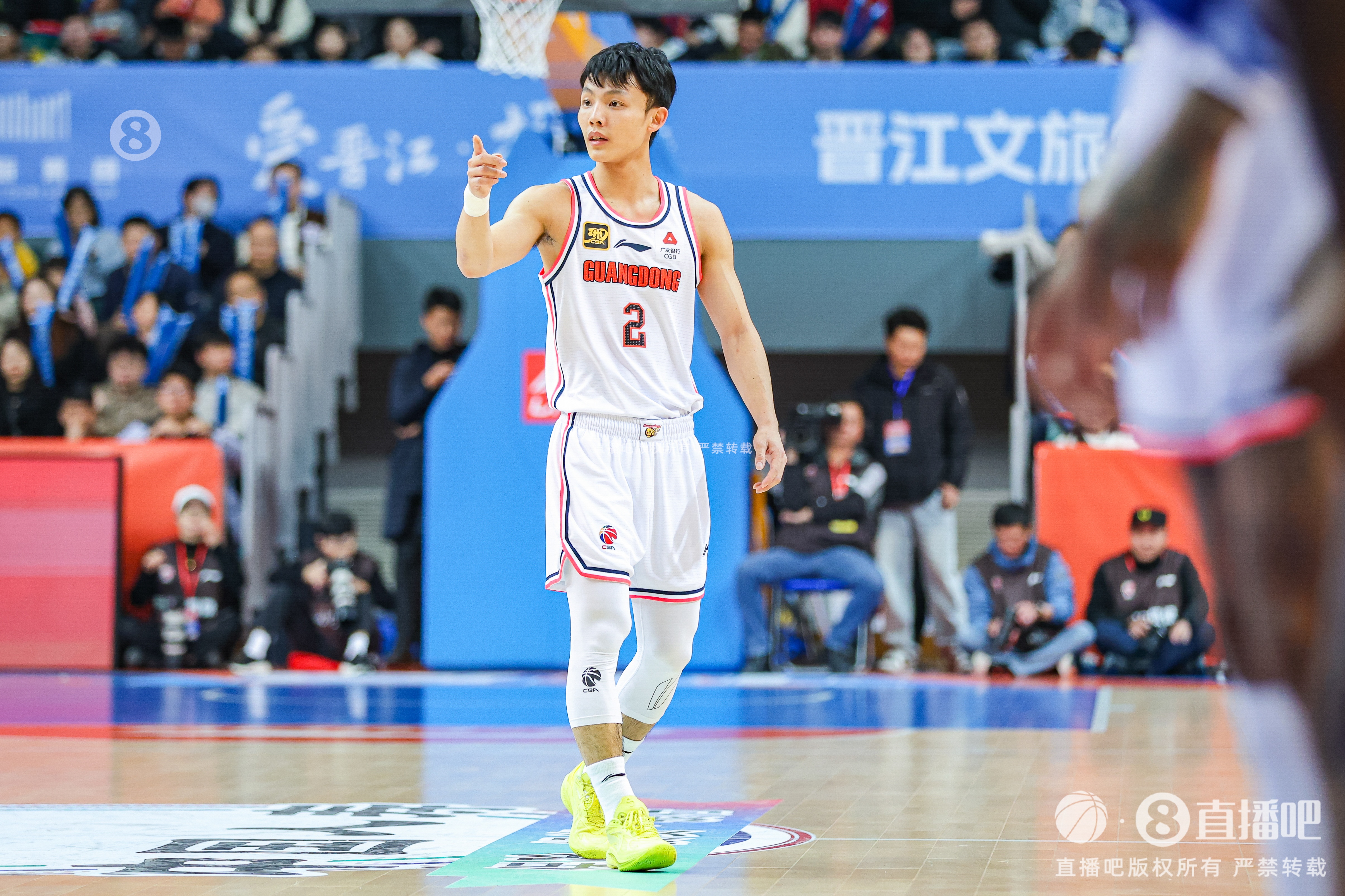 徐杰：身高不是打籃球的唯一標(biāo)準(zhǔn) 努力、勤奮、自律也是天賦